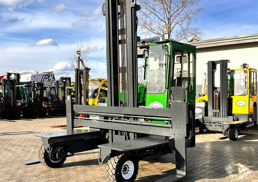 Combilift C5000XL / LPG / AIR CONDITIONING / WIDE POSITIONER / DUPLEX MAST / ADJUSTABLE FORKS / NEW TIRES / EXCELLENT CONDITION! - 4-cestný skladový zakladač: obrázok 2 Combilift C5000XL / LPG / AIR CONDITIONING / WIDE POSITIONER / DUPLEX MAST / ADJUSTABLE FORKS / NEW TIRES / EXCELLENT CONDITION! - 4-cestný skladový zakladač: obrázok 2