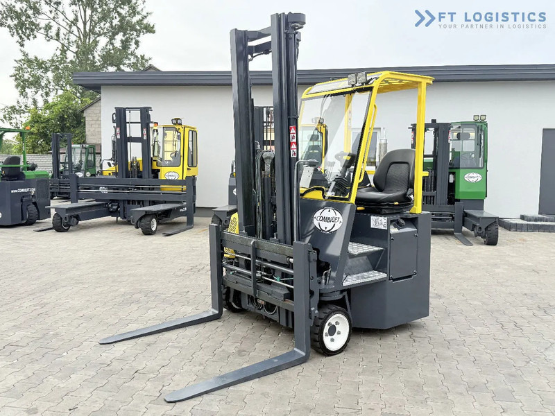 Combilift CB2500 / DUPLEX / 4100MM / DIESEL / FREE LIFT / FORK POSITIONER / SIDE SHIFT / LIKE NEW / Wide range of four-way and side loader - 4-cestný skladový zakladač: obrázok 3 Combilift CB2500 / DUPLEX / 4100MM / DIESEL / FREE LIFT / FORK POSITIONER / SIDE SHIFT / LIKE NEW / Wide range of four-way and side loader - 4-cestný skladový zakladač: obrázok 3