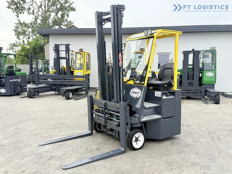 Combilift CB2500 / DUPLEX / 4100MM / DIESEL / FREE LIFT / FORK POSITIONER / SIDE SHIFT / LIKE NEW / Wide range of four-way and side loader - 4-cestný skladový zakladač: obrázok 1 Combilift CB2500 / DUPLEX / 4100MM / DIESEL / FREE LIFT / FORK POSITIONER / SIDE SHIFT / LIKE NEW / Wide range of four-way and side loader - 4-cestný skladový zakladač: obrázok 1