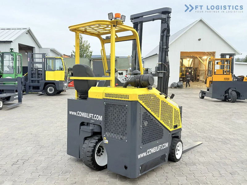 Combilift CB2500 / DUPLEX / 4100MM / DIESEL / FREE LIFT / FORK POSITIONER / SIDE SHIFT / LIKE NEW / Wide range of four-way and side loader - 4-cestný skladový zakladač: obrázok 5 Combilift CB2500 / DUPLEX / 4100MM / DIESEL / FREE LIFT / FORK POSITIONER / SIDE SHIFT / LIKE NEW / Wide range of four-way and side loader - 4-cestný skladový zakladač: obrázok 5