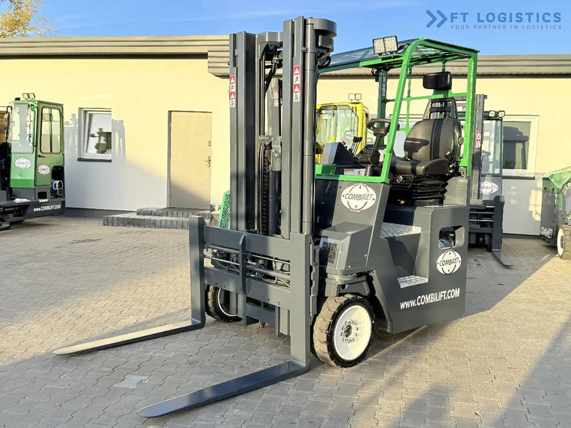 Combilift CB4000 / GAS / TRIPLEX 5200MM / FREE LIFT / FORK POSITIONER / SIDE SHIFT / EXCELLENT CONDITION / Wide range of four-way and side - 4-cestný skladový zakladač: obrázok 3 Combilift CB4000 / GAS / TRIPLEX 5200MM / FREE LIFT / FORK POSITIONER / SIDE SHIFT / EXCELLENT CONDITION / Wide range of four-way and side - 4-cestný skladový zakladač: obrázok 3