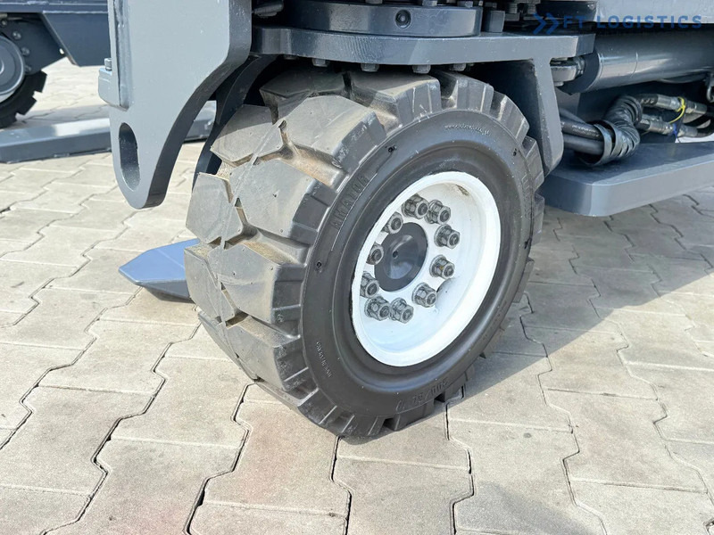 Combilift COMBILIFT C3500 – DUPLEX 4100mm – Year 2016 – 6779 hours – GAS – EXTENDABLE FORKS 800 / 1100MM – CABIN – HEATING + AIR CONDITION - 4-cestný skladový zakladač: obrázok 4 Combilift COMBILIFT C3500 – DUPLEX 4100mm – Year 2016 – 6779 hours – GAS – EXTENDABLE FORKS 800 / 1100MM – CABIN – HEATING + AIR CONDITION - 4-cestný skladový zakladač: obrázok 4