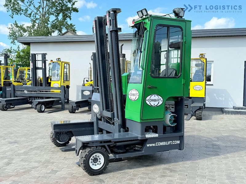 Combilift COMBILIFT C3500 – DUPLEX 4100mm – Year 2016 – 6779 hours – GAS – EXTENDABLE FORKS 800 / 1100MM – CABIN – HEATING + AIR CONDITION - 4-cestný skladový zakladač: obrázok 3 Combilift COMBILIFT C3500 – DUPLEX 4100mm – Year 2016 – 6779 hours – GAS – EXTENDABLE FORKS 800 / 1100MM – CABIN – HEATING + AIR CONDITION - 4-cestný skladový zakladač: obrázok 3