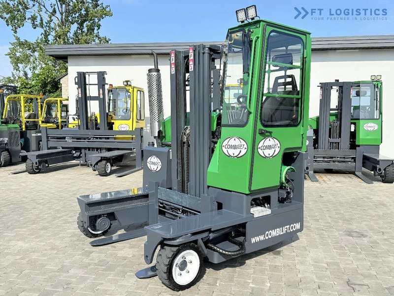 Combilift Combilift C2500 / GAS / TRIPLEX 4900MM / FREE LIFT / ONLY 2446 HOURS / FORK POSITIONER / FULL CABIN / PERFECT CONDITION / Wide r - 4-cestný skladový zakladač: obrázok 2 Combilift Combilift C2500 / GAS / TRIPLEX 4900MM / FREE LIFT / ONLY 2446 HOURS / FORK POSITIONER / FULL CABIN / PERFECT CONDITION / Wide r - 4-cestný skladový zakladač: obrázok 2