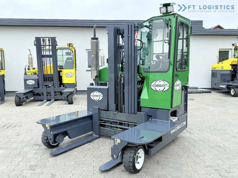 Combilift Combilift C3000 / DIESEL / TRIPLEX 4900MM / FREE LIFT / FORK POSITIONER / HEATING / FULL CABIN / PERFECT CONDITION / Wide range - 4-cestný skladový zakladač: obrázok 3 Combilift Combilift C3000 / DIESEL / TRIPLEX 4900MM / FREE LIFT / FORK POSITIONER / HEATING / FULL CABIN / PERFECT CONDITION / Wide range - 4-cestný skladový zakladač: obrázok 3