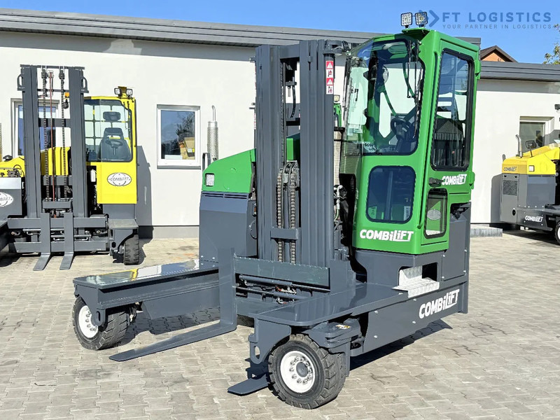 Combilift Combilift FOUR-WAY MULTIDIRECTIONAL FORKLIFT C4500 / DIESEL / TRIPLEX 4900MM / ONLY 4854 HOURS / FORK POSITIONER / FULL CABIN – - 4-cestný skladový zakladač: obrázok 4 Combilift Combilift FOUR-WAY MULTIDIRECTIONAL FORKLIFT C4500 / DIESEL / TRIPLEX 4900MM / ONLY 4854 HOURS / FORK POSITIONER / FULL CABIN – - 4-cestný skladový zakladač: obrázok 4