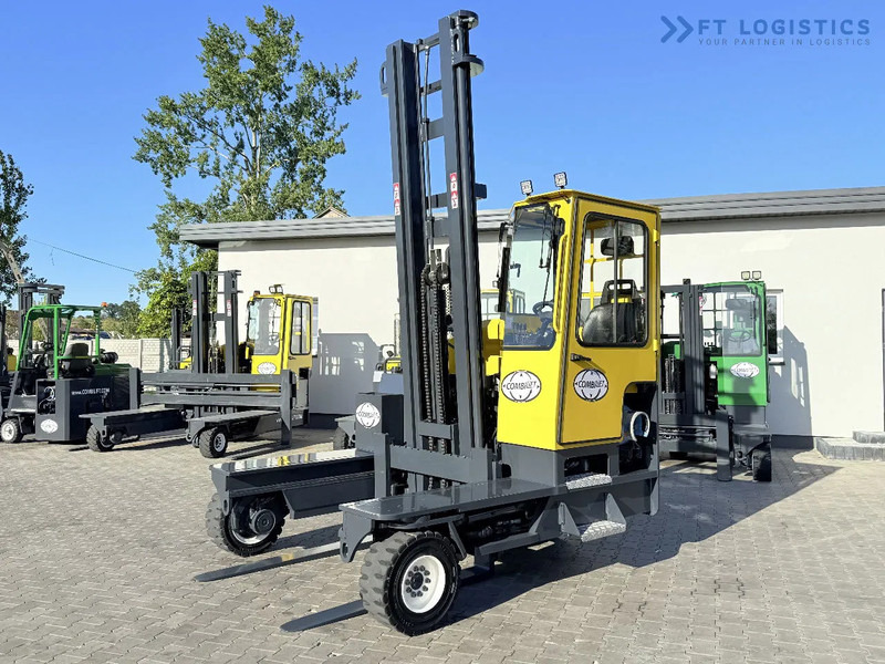 Combilift FOUR-WAY MULTIDIRECTIONAL FORKLIFT C5000 / GAS / TRIPLEX 6000MM / ONLY 4263 HOURS / FORK POSITIONER / EXCELLENT CONDITION / Wide - 4-cestný skladový zakladač: obrázok 2 Combilift FOUR-WAY MULTIDIRECTIONAL FORKLIFT C5000 / GAS / TRIPLEX 6000MM / ONLY 4263 HOURS / FORK POSITIONER / EXCELLENT CONDITION / Wide - 4-cestný skladový zakladač: obrázok 2