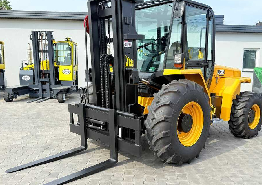 JCB 940 / DIESEL / TRIPLEX 4500MM / FORK POSITIONER / FORK SIDESHIFT / 4T / NEW TYRES / LIKE NEW - Terénny vozík: obrázok 1 JCB 940 / DIESEL / TRIPLEX 4500MM / FORK POSITIONER / FORK SIDESHIFT / 4T / NEW TYRES / LIKE NEW - Terénny vozík: obrázok 1
