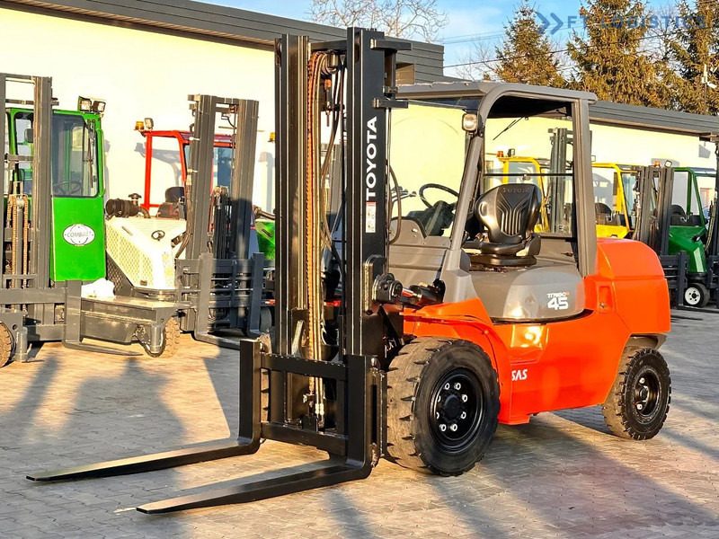 Toyota 42-4FD40 / DIESEL / 4500KG / DUPLEX / FORKS 1400MM / WELL-MAINTAINED 42-4FD40 / DIESEL / 4500KG / DUPLEX / FORKS 1400MM / WELL-M - Dieselový vysokozdvižný vozík: obrázok 1 Toyota 42-4FD40 / DIESEL / 4500KG / DUPLEX / FORKS 1400MM / WELL-MAINTAINED 42-4FD40 / DIESEL / 4500KG / DUPLEX / FORKS 1400MM / WELL-M - Dieselový vysokozdvižný vozík: obrázok 1