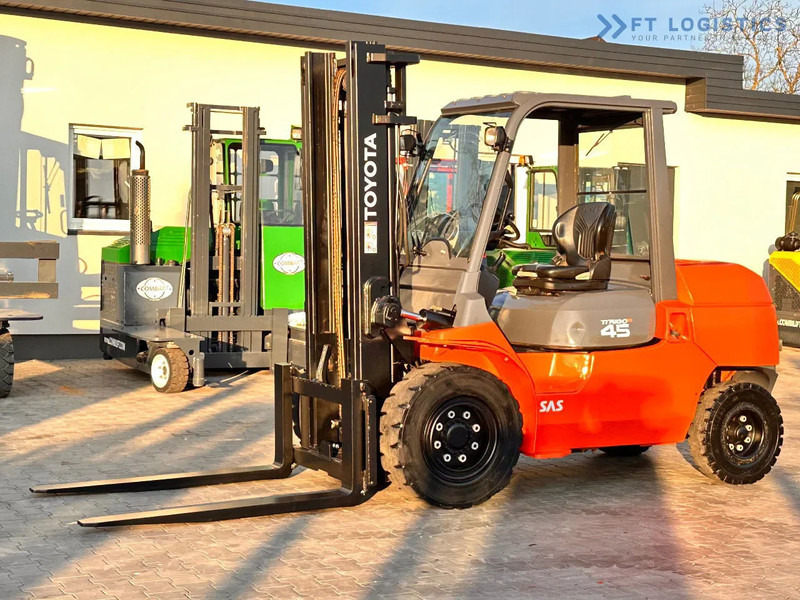 Toyota 42-4FD40 / DIESEL / 4500KG / DUPLEX / FORKS 1400MM / WELL-MAINTAINED 42-4FD40 / DIESEL / 4500KG / DUPLEX / FORKS 1400MM / WELL-M - Dieselový vysokozdvižný vozík: obrázok 3 Toyota 42-4FD40 / DIESEL / 4500KG / DUPLEX / FORKS 1400MM / WELL-MAINTAINED 42-4FD40 / DIESEL / 4500KG / DUPLEX / FORKS 1400MM / WELL-M - Dieselový vysokozdvižný vozík: obrázok 3