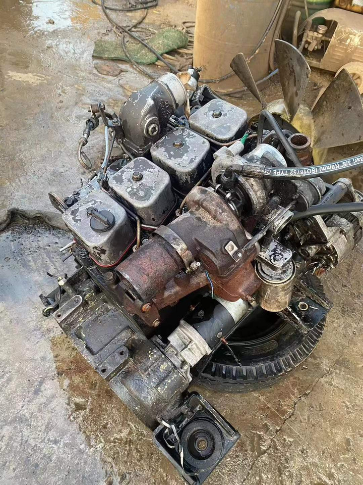 CUMMINS 4BT3.9 - Motor pre Rýpadlo: obrázok 2 CUMMINS 4BT3.9 - Motor pre Rýpadlo: obrázok 2