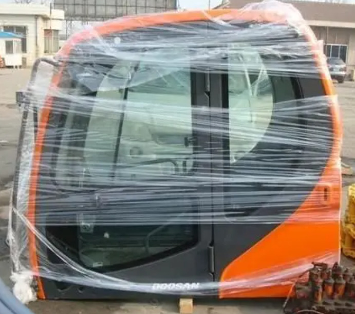 DOOSAN DX225 - Kabína pre Rýpadlo: obrázok 4 DOOSAN DX225 - Kabína pre Rýpadlo: obrázok 4