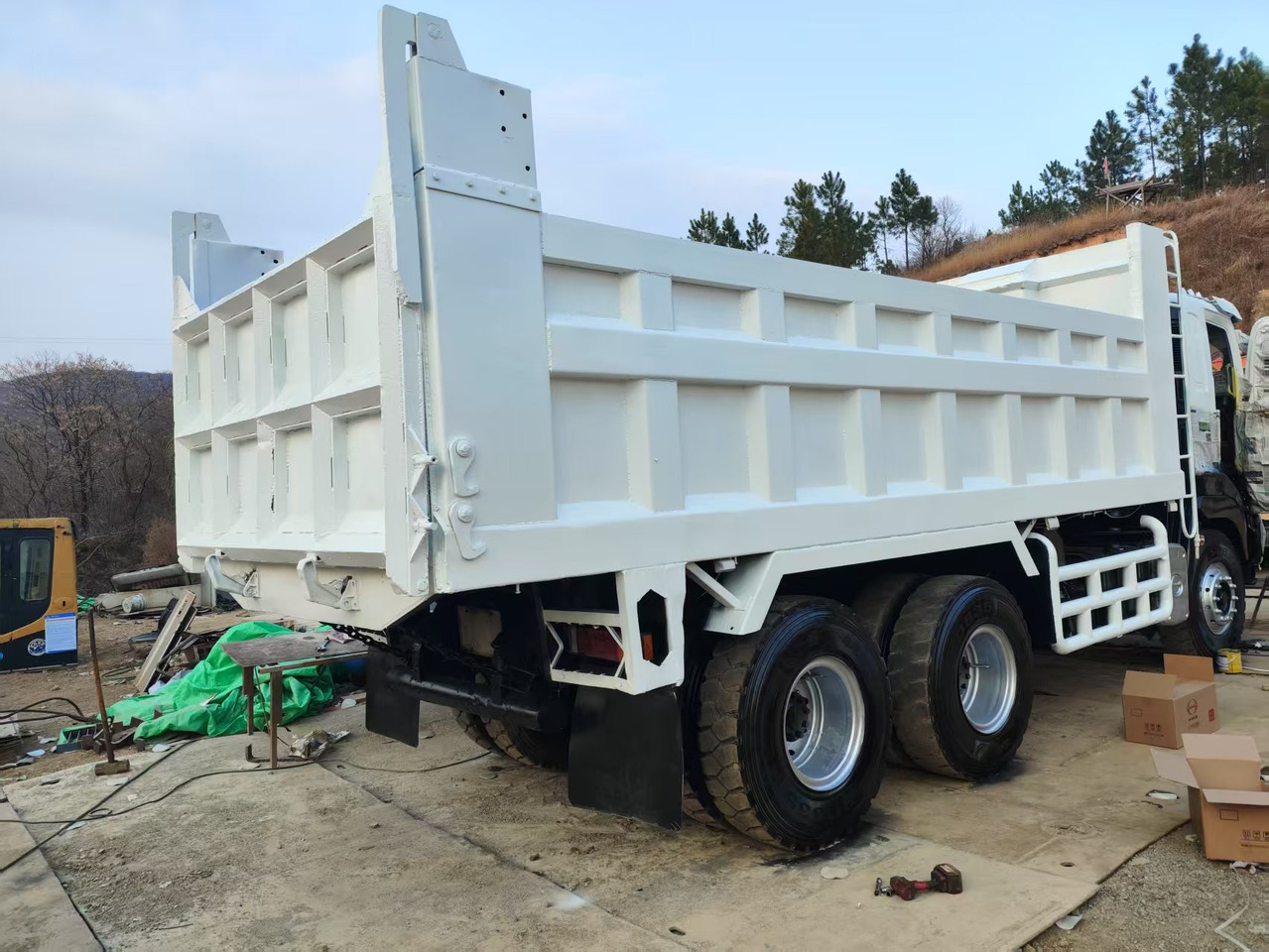HINO HINO 700 - Sklápač: obrázok 3 HINO HINO 700 - Sklápač: obrázok 3