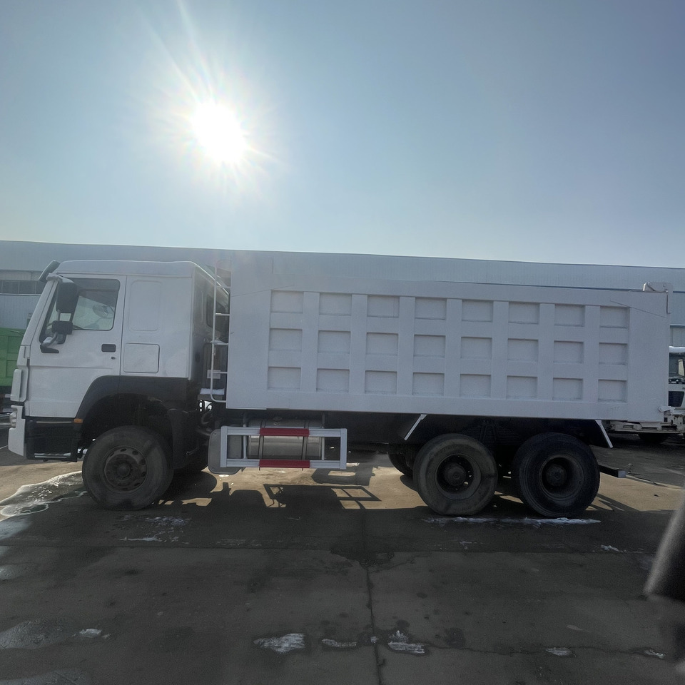 HOWO 6*4 DUMP TRUCK - Sklápač: obrázok 2 HOWO 6*4 DUMP TRUCK - Sklápač: obrázok 2