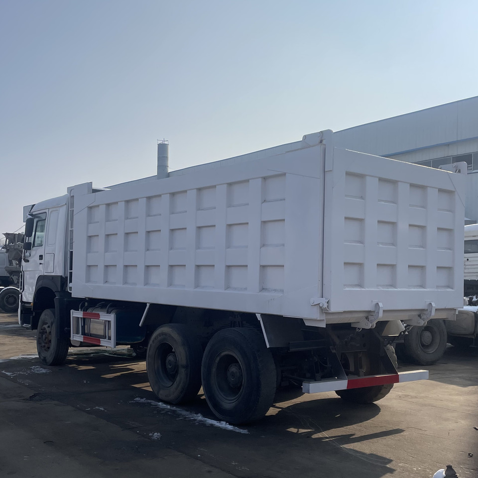 HOWO 6*4 DUMP TRUCK - Sklápač: obrázok 3 HOWO 6*4 DUMP TRUCK - Sklápač: obrázok 3