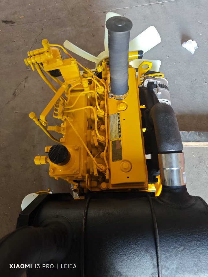 KOMATSU 4D95LE - Motor pre Rýpadlo: obrázok 1 KOMATSU 4D95LE - Motor pre Rýpadlo: obrázok 1