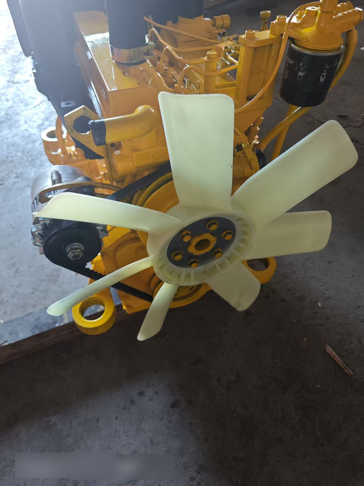 KOMATSU 4D95LE - Motor pre Rýpadlo: obrázok 3 KOMATSU 4D95LE - Motor pre Rýpadlo: obrázok 3