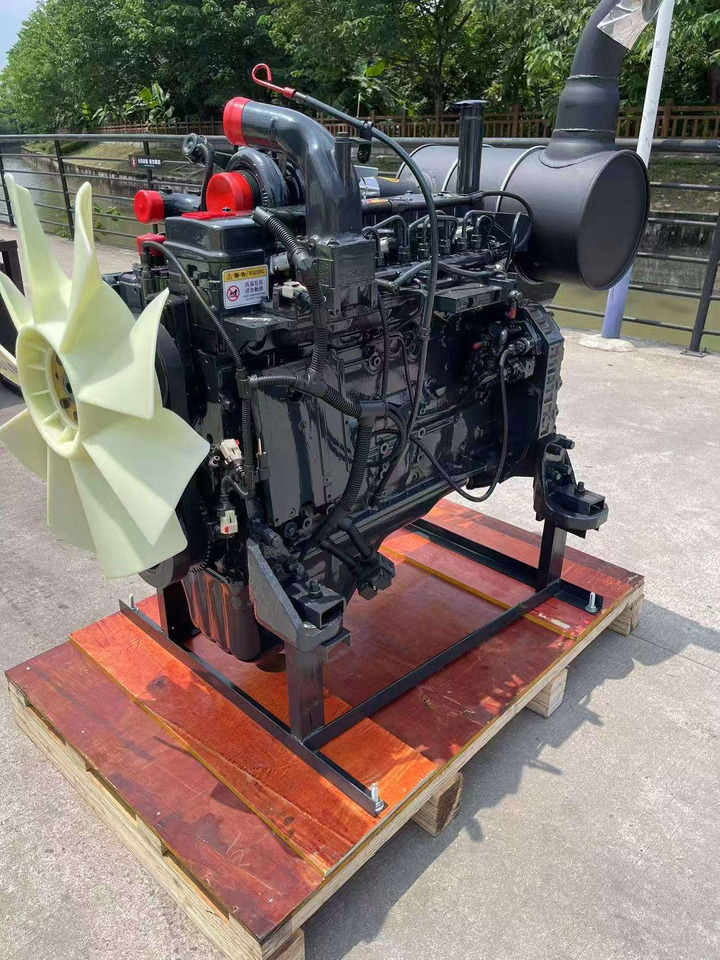 KOMATSU 6D107E-1 - Motor pre Rýpadlo: obrázok 2 KOMATSU 6D107E-1 - Motor pre Rýpadlo: obrázok 2