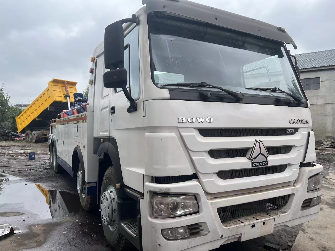 SINOTRUK  - Nákladné auto: obrázok 1 SINOTRUK  - Nákladné auto: obrázok 1