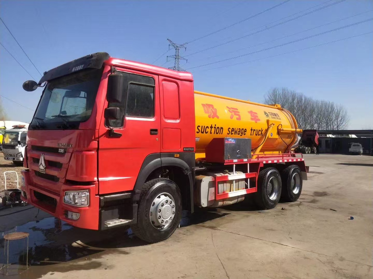 SINOTRUK SINOTRUK  336  suction sewage truck - Kontejnérový podvozek/ Výměnná nástavba: obrázok 2 SINOTRUK SINOTRUK  336  suction sewage truck - Kontejnérový podvozek/ Výměnná nástavba: obrázok 2
