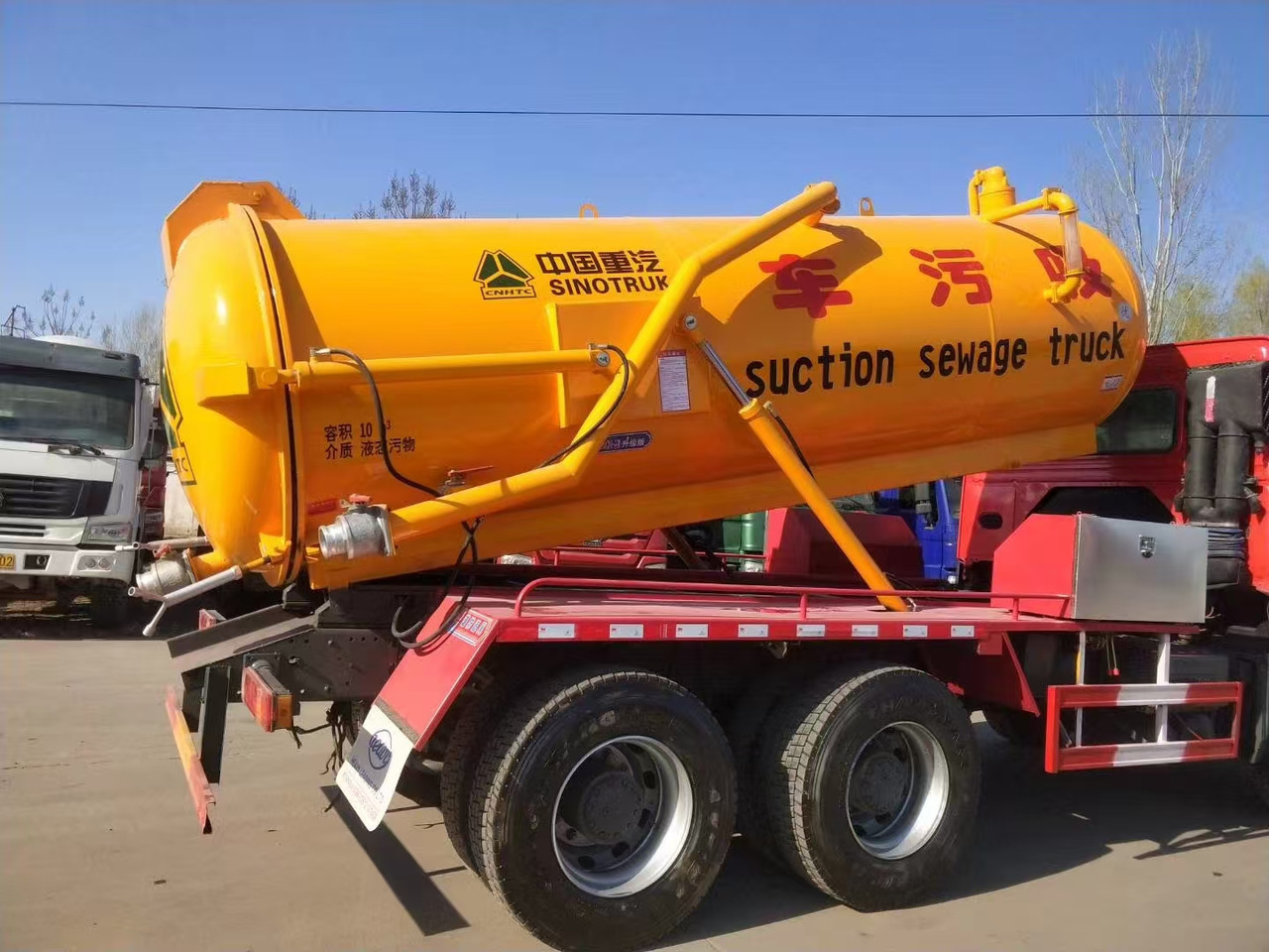 SINOTRUK SINOTRUK  336  suction sewage truck - Kontejnérový podvozek/ Výměnná nástavba: obrázok 5 SINOTRUK SINOTRUK  336  suction sewage truck - Kontejnérový podvozek/ Výměnná nástavba: obrázok 5