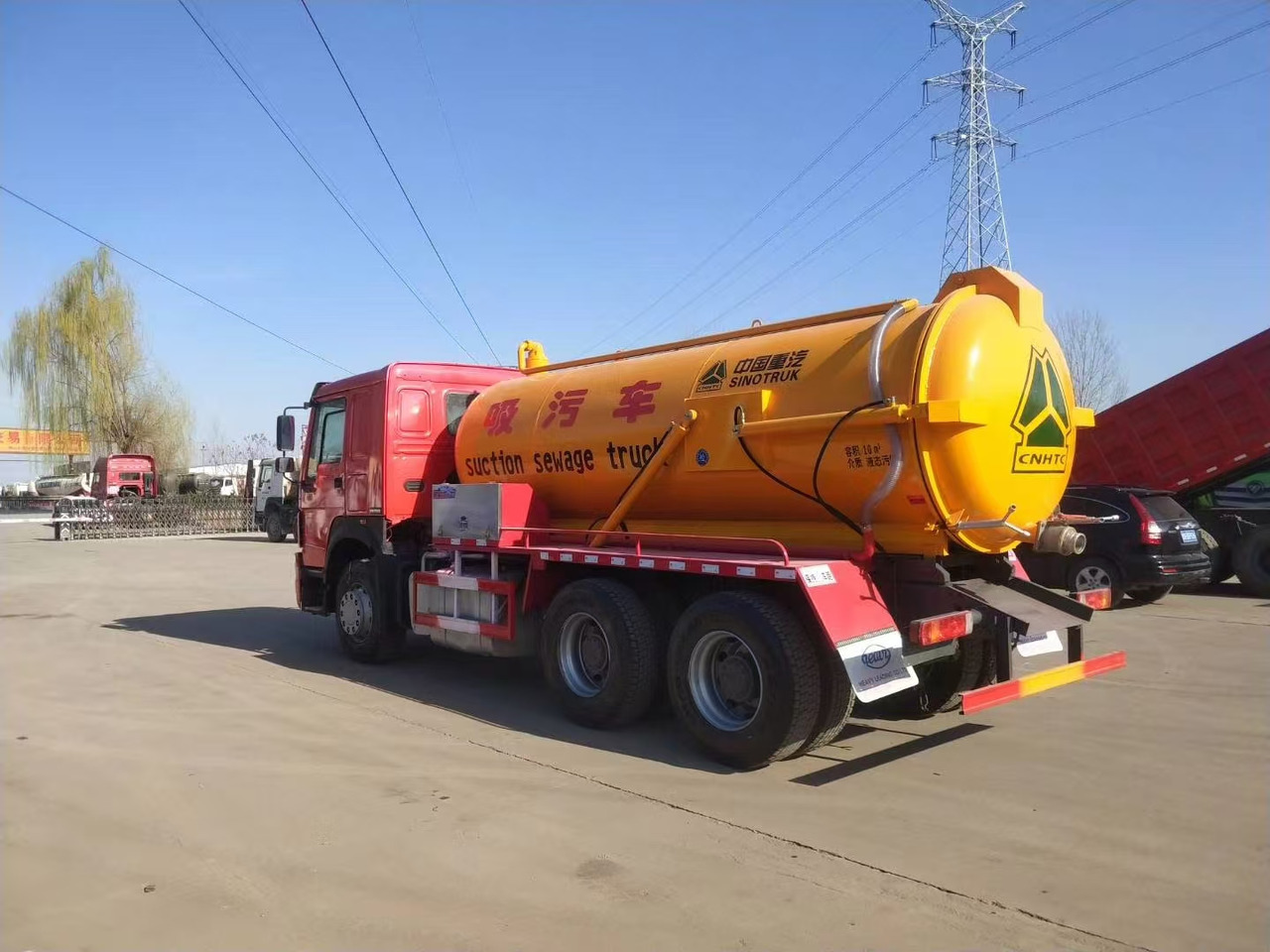 SINOTRUK SINOTRUK  336  suction sewage truck - Kontejnérový podvozek/ Výměnná nástavba: obrázok 4 SINOTRUK SINOTRUK  336  suction sewage truck - Kontejnérový podvozek/ Výměnná nástavba: obrázok 4