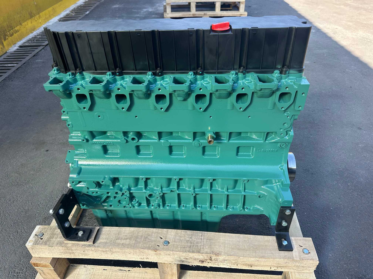 VOLVO D8K - Blok valcov pre Rýpadlo: obrázok 3 VOLVO D8K - Blok valcov pre Rýpadlo: obrázok 3