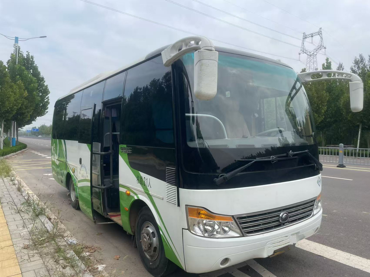 YUTONG 31 seats ZK6852HNG2 - Autokar: obrázok 3 YUTONG 31 seats ZK6852HNG2 - Autokar: obrázok 3