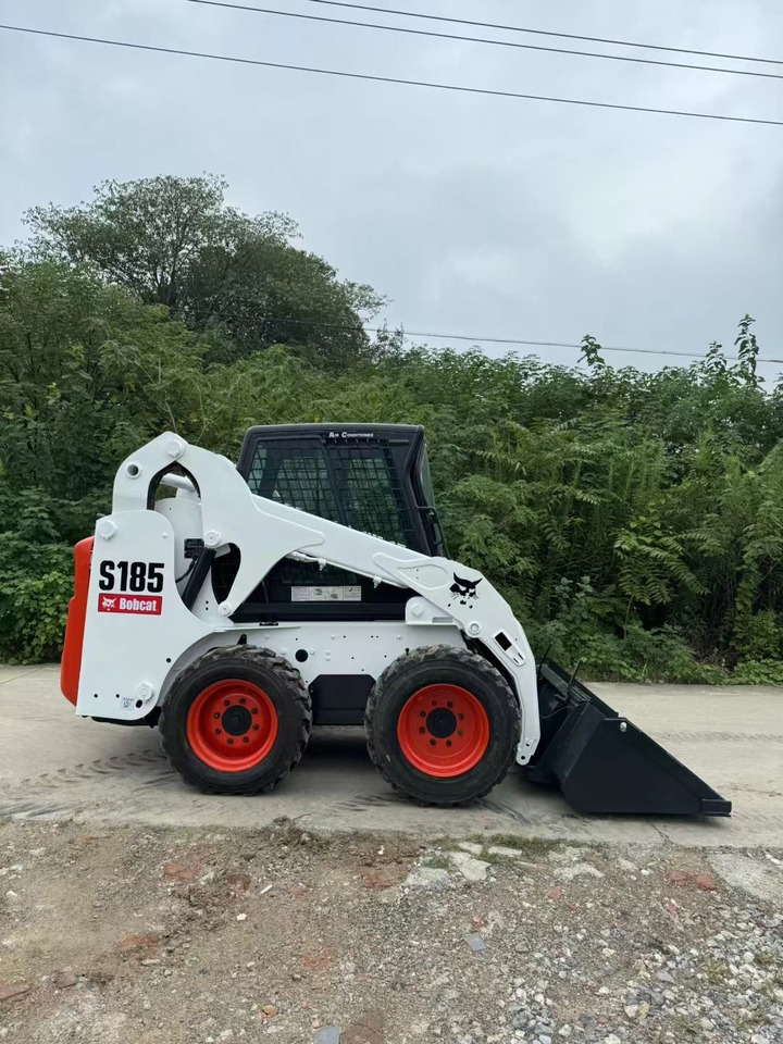 BOBCAT High Quality BOBCAT-S185 Skid Steer Loader in Good Condition - Šmykom riadený nakladač: obrázok 2 BOBCAT High Quality BOBCAT-S185 Skid Steer Loader in Good Condition - Šmykom riadený nakladač: obrázok 2