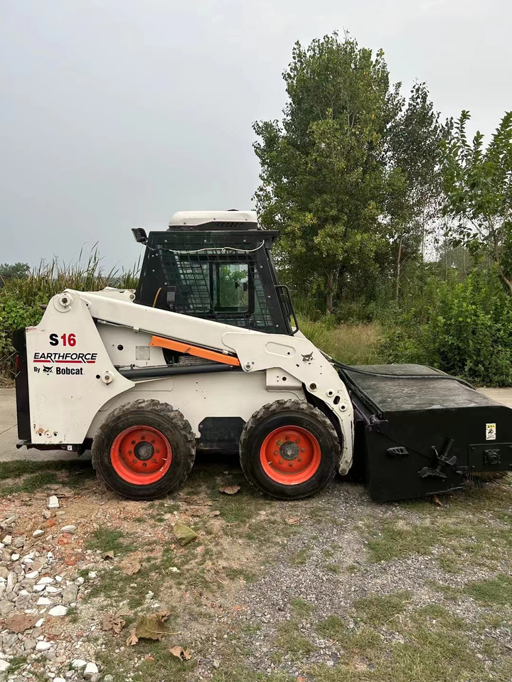 BOBCAT used skidsteer wheel Bobcat S18 High Quality - Šmykom riadený nakladač: obrázok 1 BOBCAT used skidsteer wheel Bobcat S18 High Quality - Šmykom riadený nakladač: obrázok 1