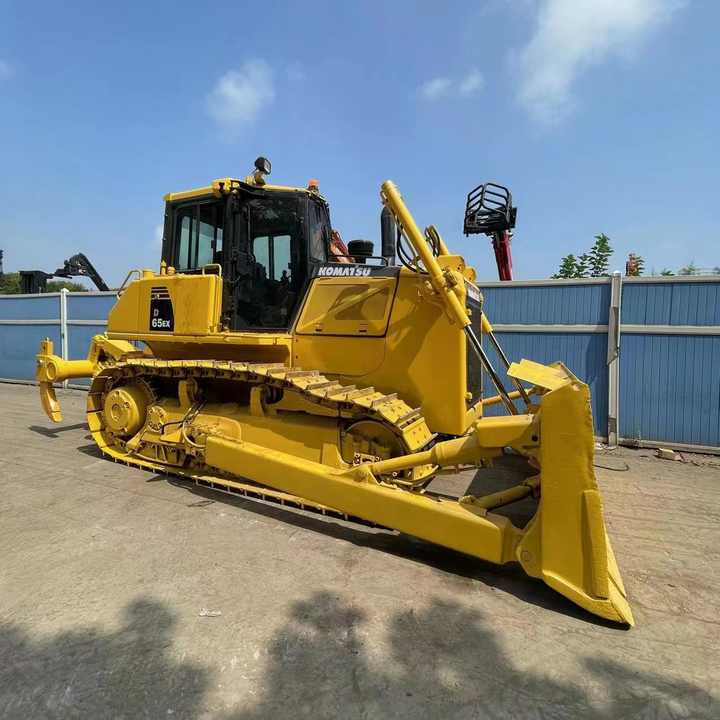 Cheap Price komatsu D65 Bulldozer with Ripper , Original Made Dozer komatsu D65 , komatsu D65p D80p D85p Bulldozer - Buldozér: obrázok 1 Cheap Price komatsu D65 Bulldozer with Ripper , Original Made Dozer komatsu D65 , komatsu D65p D80p D85p Bulldozer - Buldozér: obrázok 1