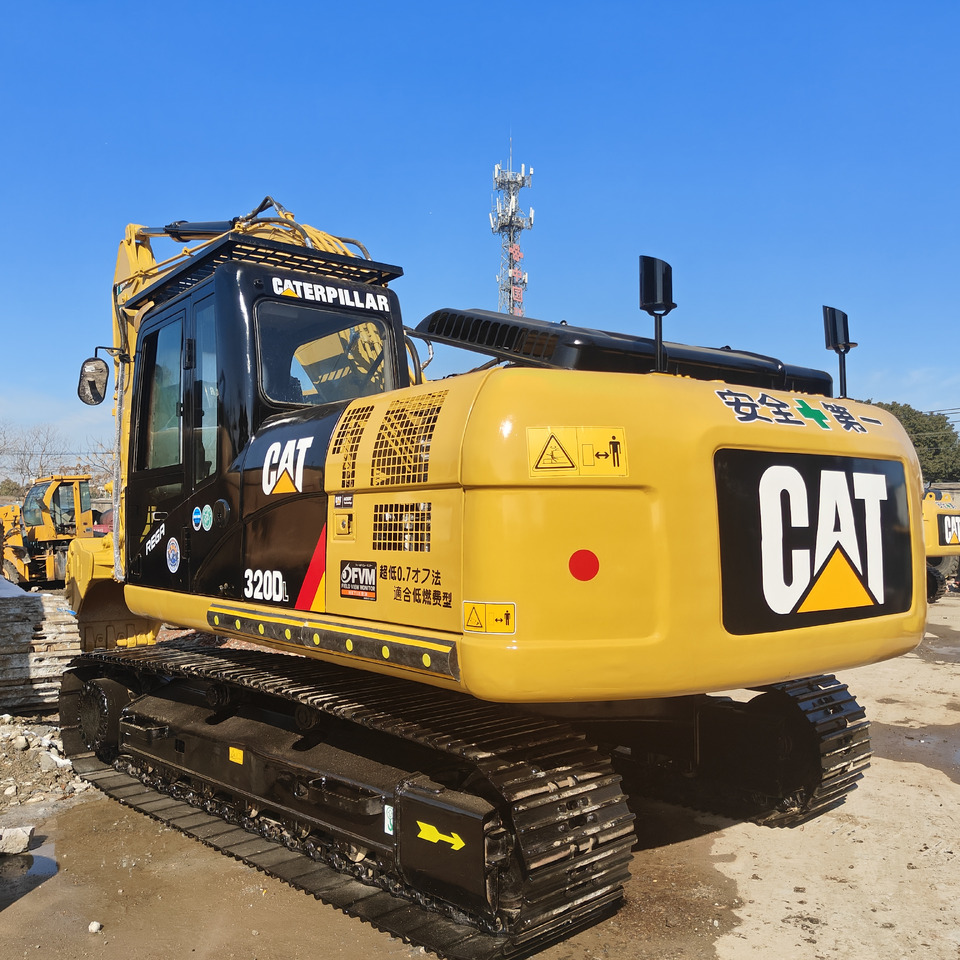 EXCAVATOR Used Cat Excavator Japan 20 Tons Digger Machinery Caterpillar CAT 320D for Sale Cat - Pásové rýpadlo: obrázok 4 EXCAVATOR Used Cat Excavator Japan 20 Tons Digger Machinery Caterpillar CAT 320D for Sale Cat - Pásové rýpadlo: obrázok 4