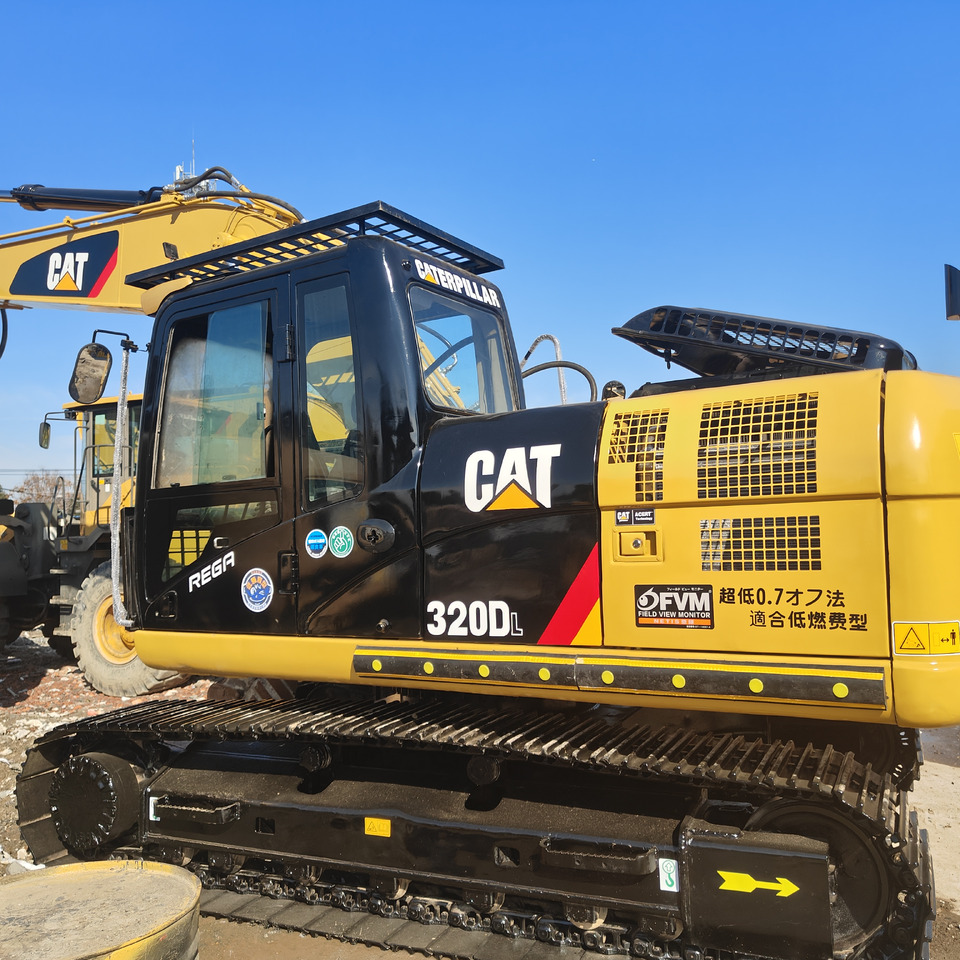 EXCAVATOR Used Cat Excavator Japan 20 Tons Digger Machinery Caterpillar CAT 320D for Sale Cat - Pásové rýpadlo: obrázok 1 EXCAVATOR Used Cat Excavator Japan 20 Tons Digger Machinery Caterpillar CAT 320D for Sale Cat - Pásové rýpadlo: obrázok 1
