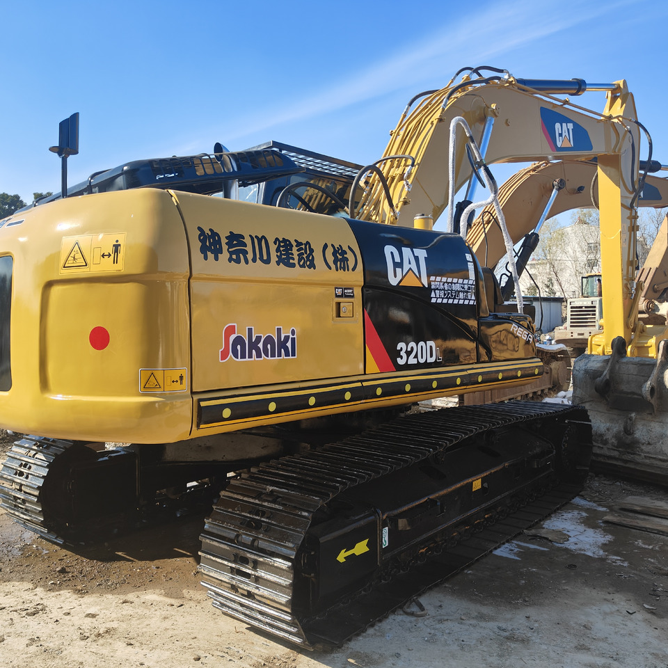 EXCAVATOR Used Cat Excavator Japan 20 Tons Digger Machinery Caterpillar CAT 320D for Sale Cat - Pásové rýpadlo: obrázok 3 EXCAVATOR Used Cat Excavator Japan 20 Tons Digger Machinery Caterpillar CAT 320D for Sale Cat - Pásové rýpadlo: obrázok 3