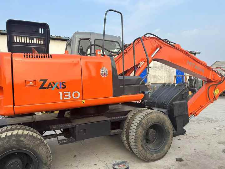 Hot Sale! Used Hitachi ZX130 Wheel Excavator |Excellent Condition| Best Price | Perfect for Construction & Road Projects - Rýpadlo: obrázok 3 Hot Sale! Used Hitachi ZX130 Wheel Excavator |Excellent Condition| Best Price | Perfect for Construction & Road Projects - Rýpadlo: obrázok 3
