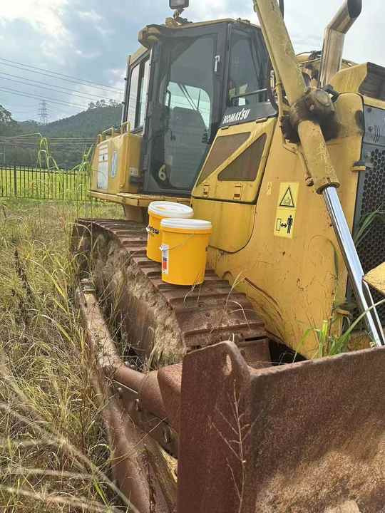 Komatsu D65 Used Bulldozer , Original Condition Painting komatsu Bulldozer , Komatsu D50p D65p D85p - Buldozér: obrázok 2 Komatsu D65 Used Bulldozer , Original Condition Painting komatsu Bulldozer , Komatsu D50p D65p D85p - Buldozér: obrázok 2