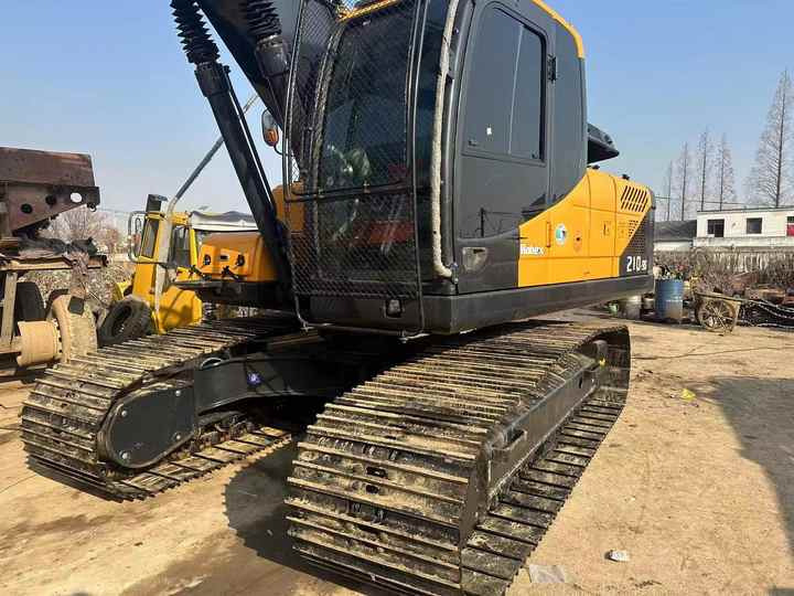 Korean Original HYUNDAI 210-9 Wheeled Excavator Low Price Sale High Quality Wheeled Excavator HUNDAI210W-9 - Pásové rýpadlo: obrázok 3 Korean Original HYUNDAI 210-9 Wheeled Excavator Low Price Sale High Quality Wheeled Excavator HUNDAI210W-9 - Pásové rýpadlo: obrázok 3