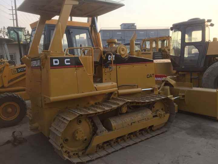 Mini CAT Bulldozer D3c D3 D3k D3m D4h D4m D4k D5h D5g D5k D5m Used Bulldozer with Ripper for Sale - Buldozér: obrázok 5 Mini CAT Bulldozer D3c D3 D3k D3m D4h D4m D4k D5h D5g D5k D5m Used Bulldozer with Ripper for Sale - Buldozér: obrázok 5