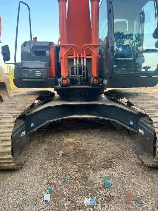 Original Japan Hitachi ZX300 Excavator Hitachi Excavator in Low Price for Hot Sale - Pásové rýpadlo: obrázok 3 Original Japan Hitachi ZX300 Excavator Hitachi Excavator in Low Price for Hot Sale - Pásové rýpadlo: obrázok 3