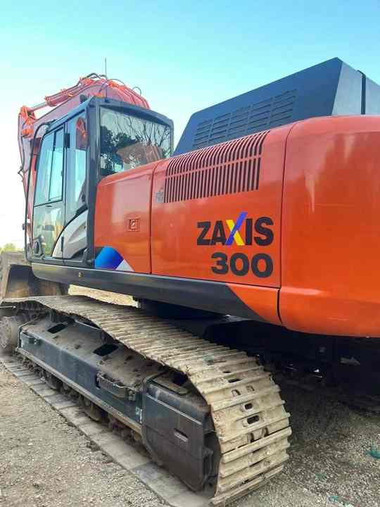 Original Japan Hitachi ZX300 Excavator Hitachi Excavator in Low Price for Hot Sale - Pásové rýpadlo: obrázok 2 Original Japan Hitachi ZX300 Excavator Hitachi Excavator in Low Price for Hot Sale - Pásové rýpadlo: obrázok 2
