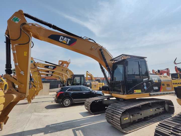 USED CAT 320 Excavator with Wide Track Shoe for Sale - Pásové rýpadlo: obrázok 3 USED CAT 320 Excavator with Wide Track Shoe for Sale - Pásové rýpadlo: obrázok 3