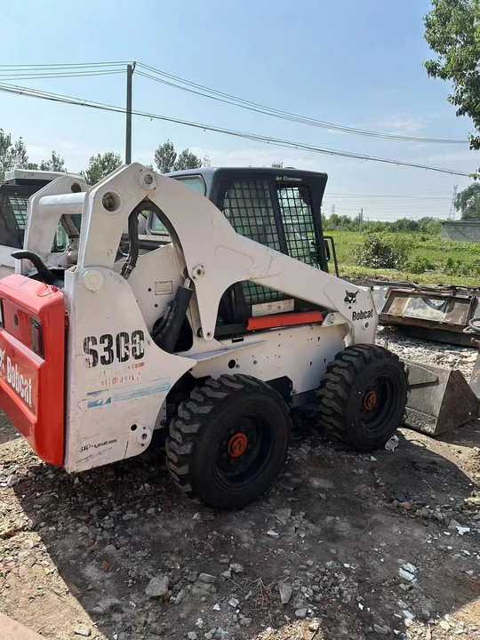 Used Bob Cat Bob Cat S300 Used Skid Steer Wheel Loader Multifunctional Track Loaders Bobcat - Kolesový nakladač: obrázok 3 Used Bob Cat Bob Cat S300 Used Skid Steer Wheel Loader Multifunctional Track Loaders Bobcat - Kolesový nakladač: obrázok 3