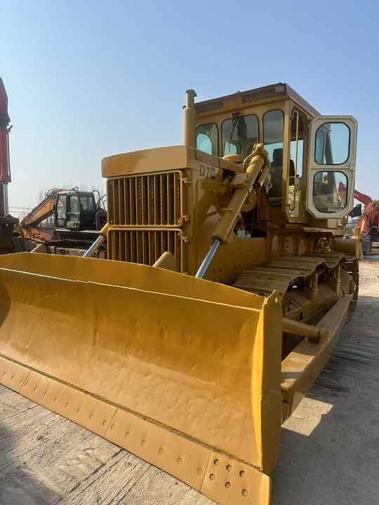 Used Cat D7G New Model Bulldozer Second Hand Machine Popular Brand Caterpillar Crawler Bulldozer Hydraulic Machinery - Buldozér: obrázok 3 Used Cat D7G New Model Bulldozer Second Hand Machine Popular Brand Caterpillar Crawler Bulldozer Hydraulic Machinery - Buldozér: obrázok 3