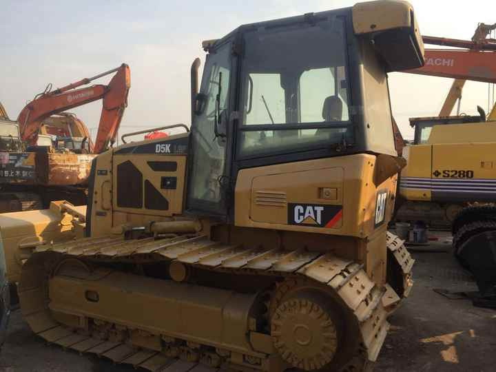 Used Cat Mini Bulldozer D5k D5 D5g Cat Dozers - Buldozér: obrázok 2 Used Cat Mini Bulldozer D5k D5 D5g Cat Dozers - Buldozér: obrázok 2