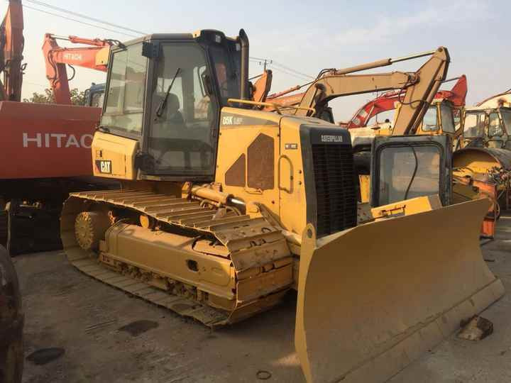 Used Cat Mini Bulldozer D5k D5 D5g Cat Dozers - Buldozér: obrázok 5 Used Cat Mini Bulldozer D5k D5 D5g Cat Dozers - Buldozér: obrázok 5
