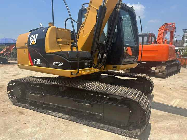 Used Caterpillar Cat312D2 Excavator Original Japan Heavy Machinery Caterpillar 312D2 Excavator for Sale - Pásové rýpadlo: obrázok 3 Used Caterpillar Cat312D2 Excavator Original Japan Heavy Machinery Caterpillar 312D2 Excavator for Sale - Pásové rýpadlo: obrázok 3