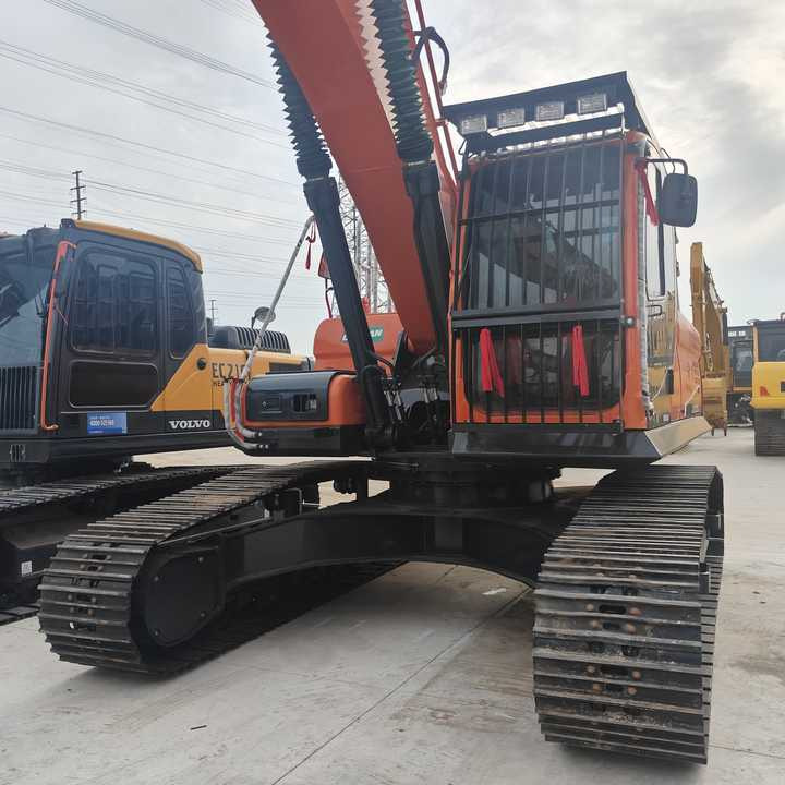 Used Digger DOOSAN DX300 Construction Machinery Construction Digger Used DOOSAN DX300 Cheap Excavator - Pásové rýpadlo: obrázok 3 Used Digger DOOSAN DX300 Construction Machinery Construction Digger Used DOOSAN DX300 Cheap Excavator - Pásové rýpadlo: obrázok 3