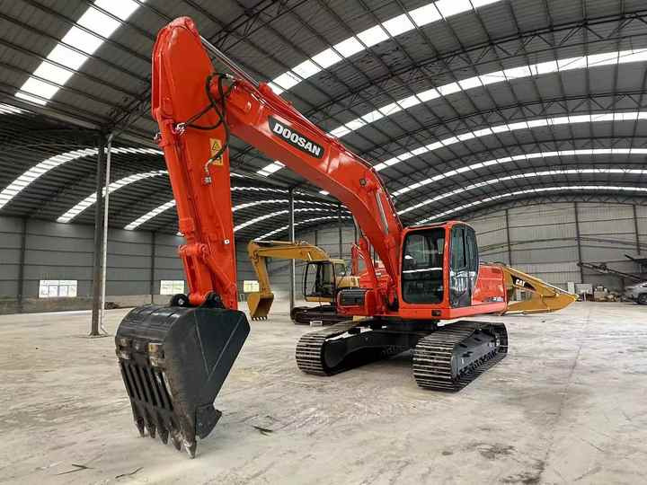 Used Digger Doosan DX225LC-9T Construction Machinery Construction Digger Used Doosan DX225LC-9T Cheap Excavator - Pásové rýpadlo: obrázok 2 Used Digger Doosan DX225LC-9T Construction Machinery Construction Digger Used Doosan DX225LC-9T Cheap Excavator - Pásové rýpadlo: obrázok 2