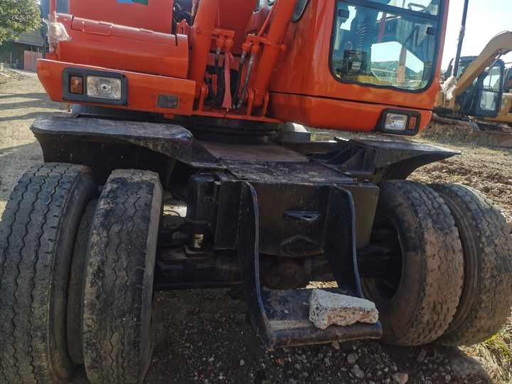 Used Digger Doosan Dh150w-7 Construction Machinery Construction Digger Used Doosan Dh150w-7 Cheap Excavator - Pásové rýpadlo: obrázok 3 Used Digger Doosan Dh150w-7 Construction Machinery Construction Digger Used Doosan Dh150w-7 Cheap Excavator - Pásové rýpadlo: obrázok 3