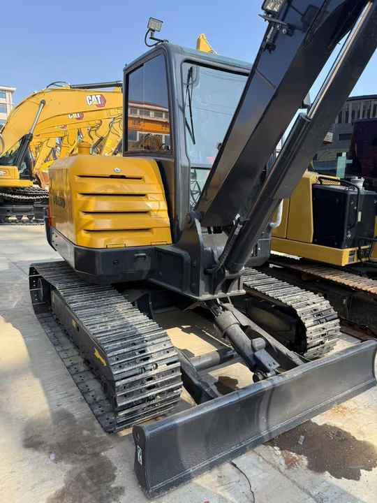 Used Digger VOLVO EC60D Construction Machinery Construction Digger Used VOLVO EC60D Cheap Excavator - Mini rýpadlo: obrázok 5 Used Digger VOLVO EC60D Construction Machinery Construction Digger Used VOLVO EC60D Cheap Excavator - Mini rýpadlo: obrázok 5
